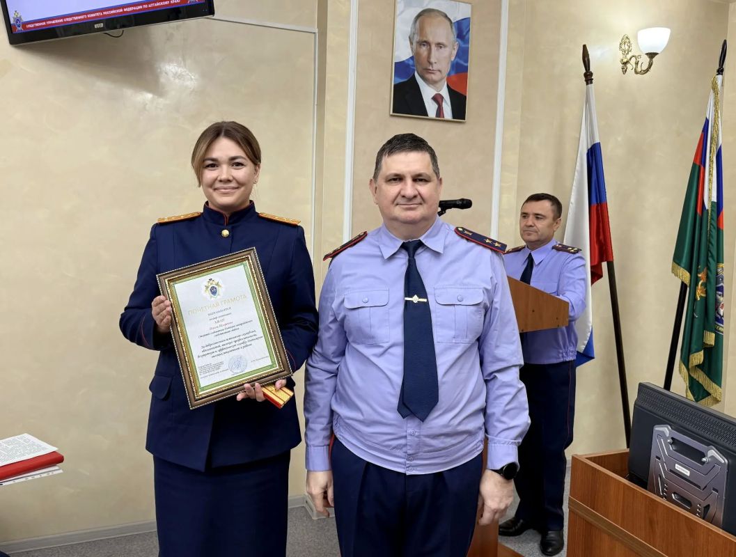 В следственном управлении СК России по Алтайскому краю состоялось заседание коллегии по вопросам защиты прав несовершеннолетних В следственном управлении СК России по Алтайскому краю состоялось заседание коллегии по вопросам защиты прав несовершеннолетних