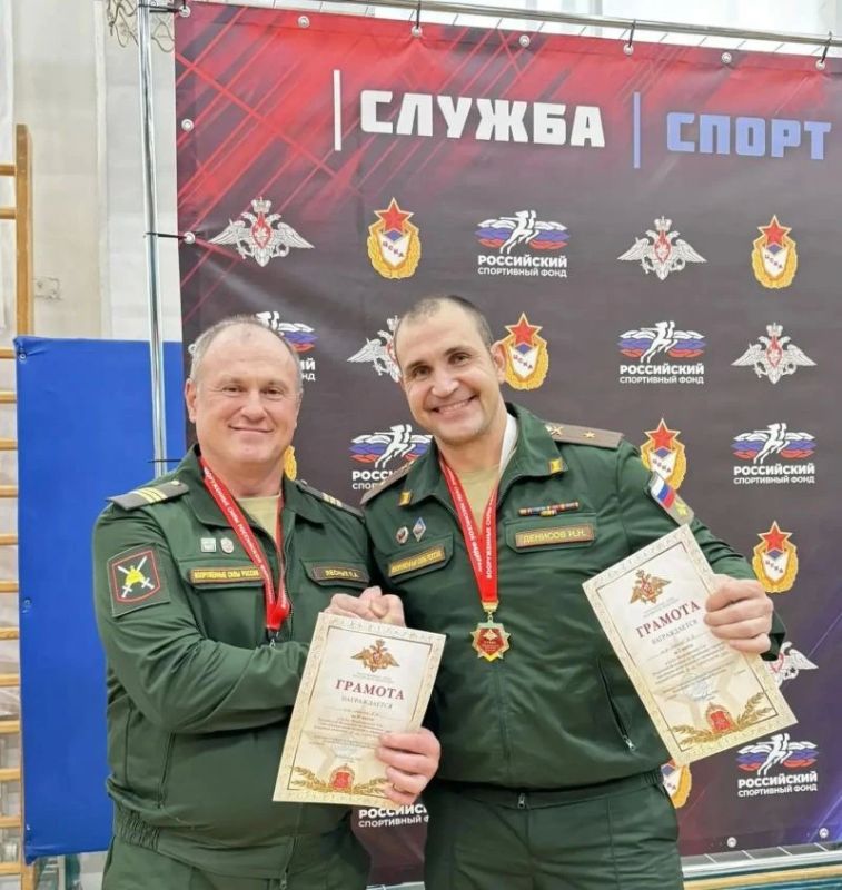 Павел Лесных завоевал серебро Кубка Вооружённых сил России по армейскому гиревому многоборью Павел Лесных завоевал серебро Кубка Вооружённых сил России по армейскому гиревому многоборью